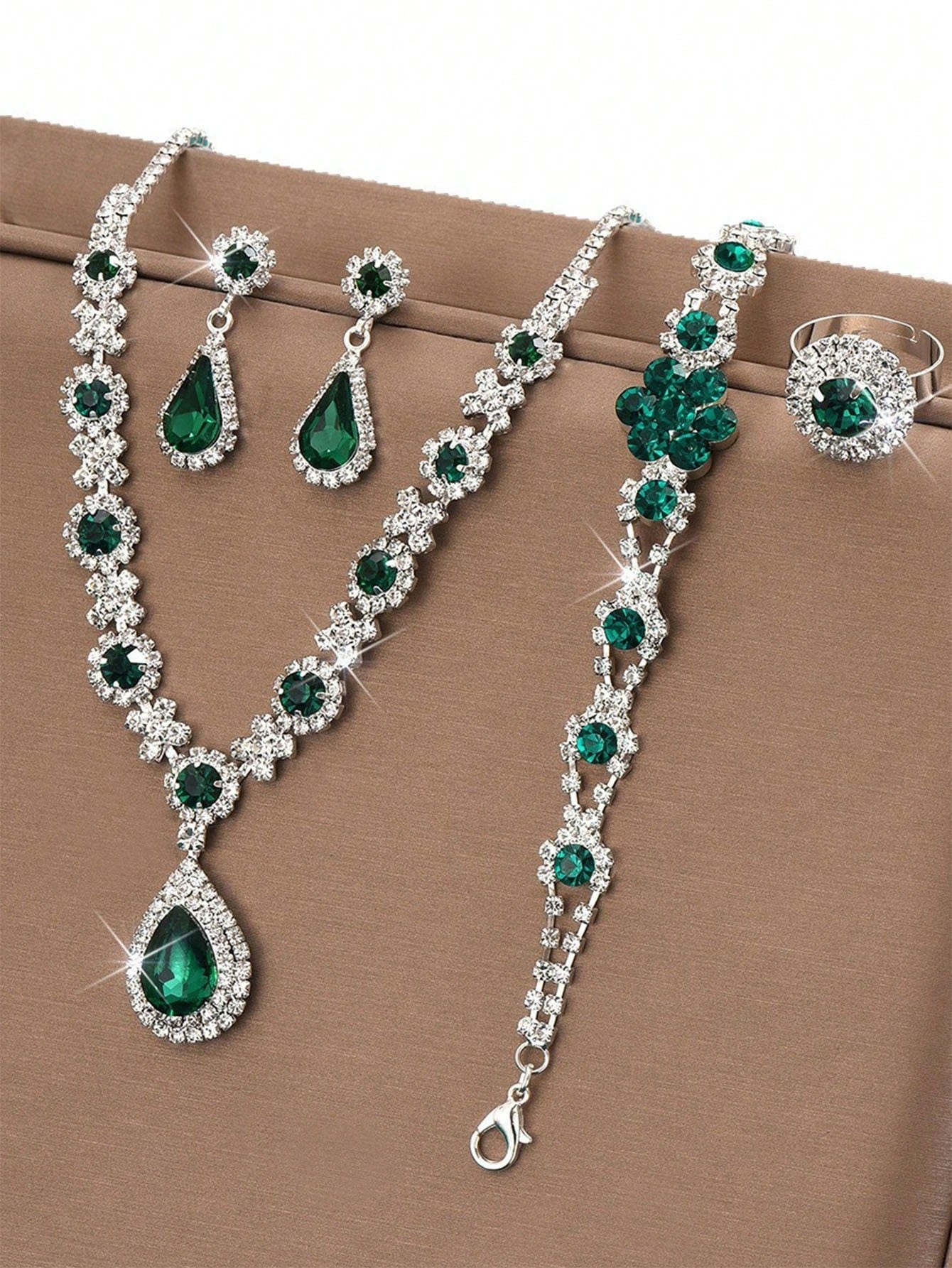 طقم مجوهرات فاخر من 5 قطع للنساء